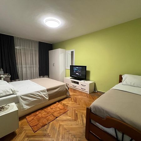 ティラナDowntown Retreat "Spiranca"アパートメント エクステリア 写真